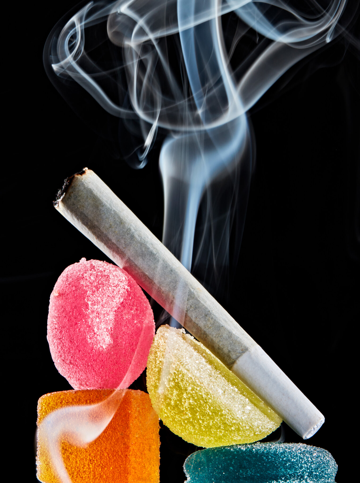 Comparing the Effects The Highs of THC Edibles and Smoking